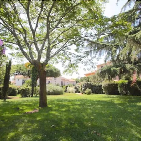 Prázdninový dům Maison 2 Avec Jardin Et Piscine