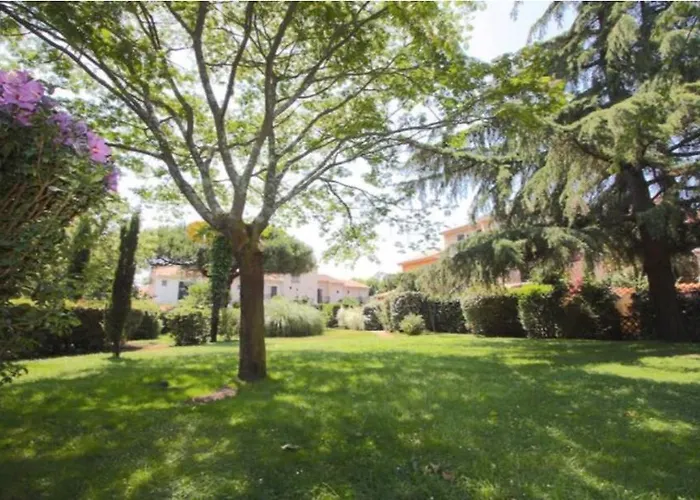 Prázdninový dům Maison 2 Avec Jardin Et Piscine