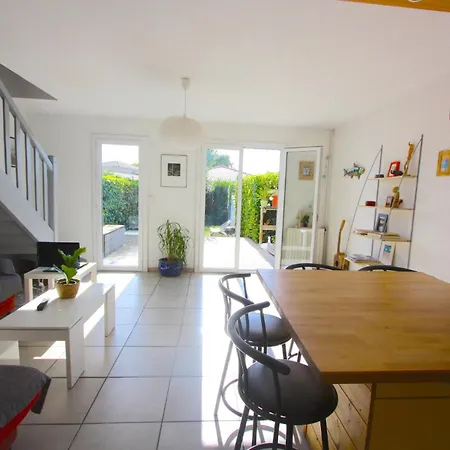 Maison T3 Avec Jardin Et Piscine *